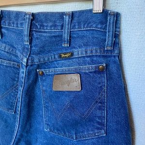 Wrangler Jeans - high waist.